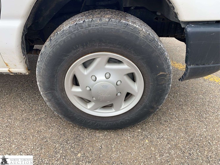 2009-ford-cargo-image-21