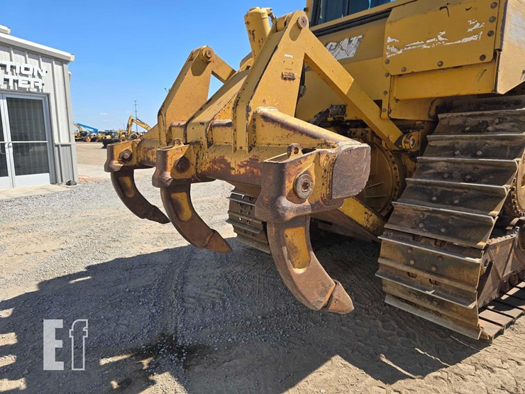 2006-caterpillar-d6r-iii-image-13