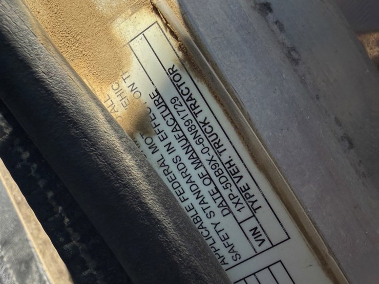 2006-peterbilt-379-image-11