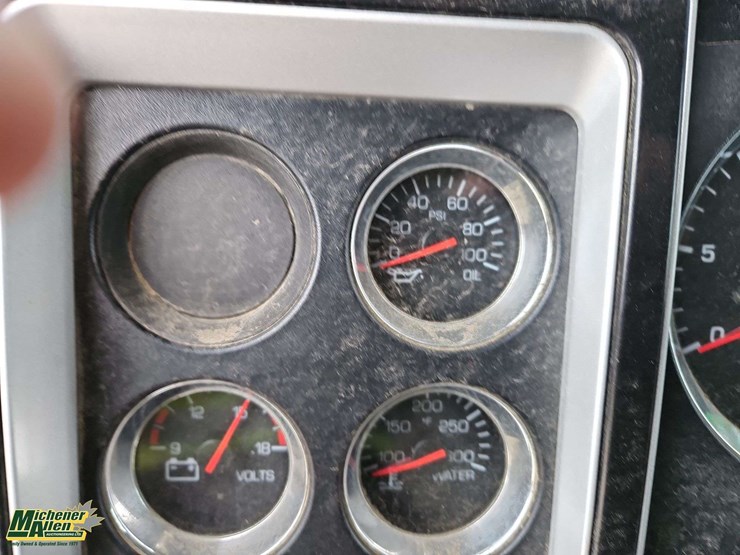 2013-kenworth-t800-image-31