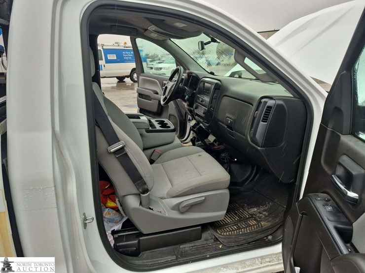 2018-chevrolet-silverado-1500-image-15