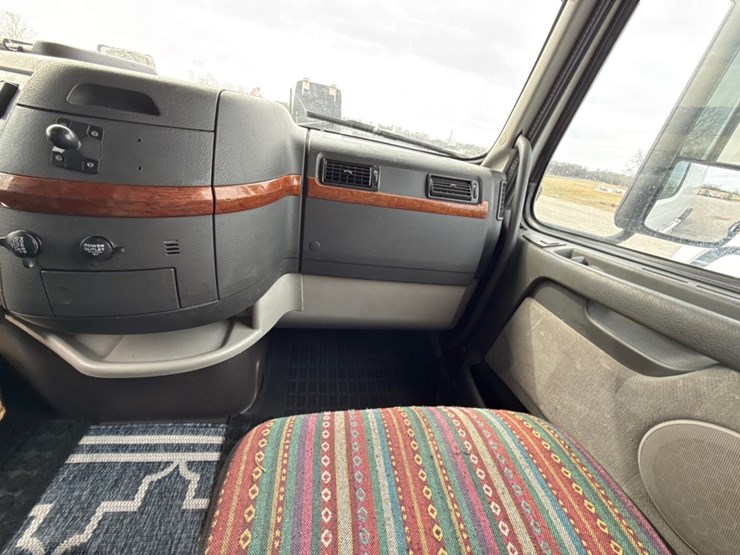 #31956-•-2012-volvo-vnl-tandem-axle-truck-tractor-image-20