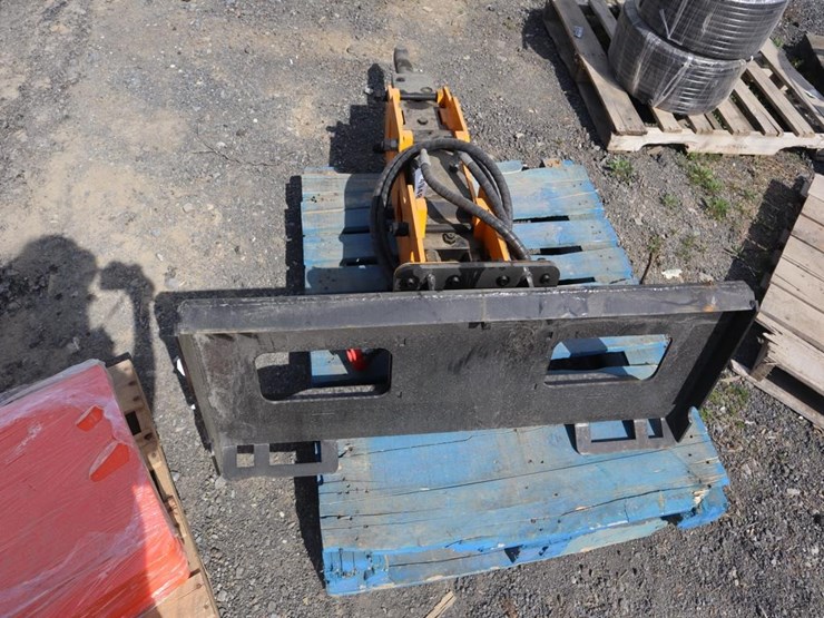 future-skid-steer-breaker-image-5