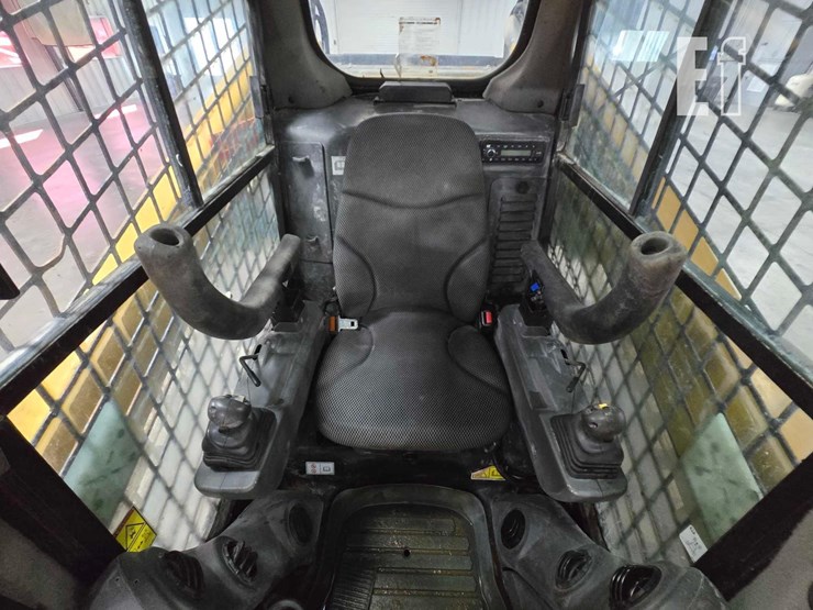 2020-caterpillar-289d3-image-12