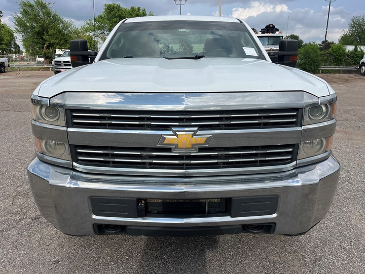 2016-chevrolet-silverado-2500hd-image-2