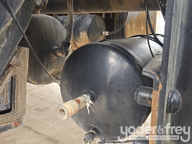 2014-kenworth-t800-image-27