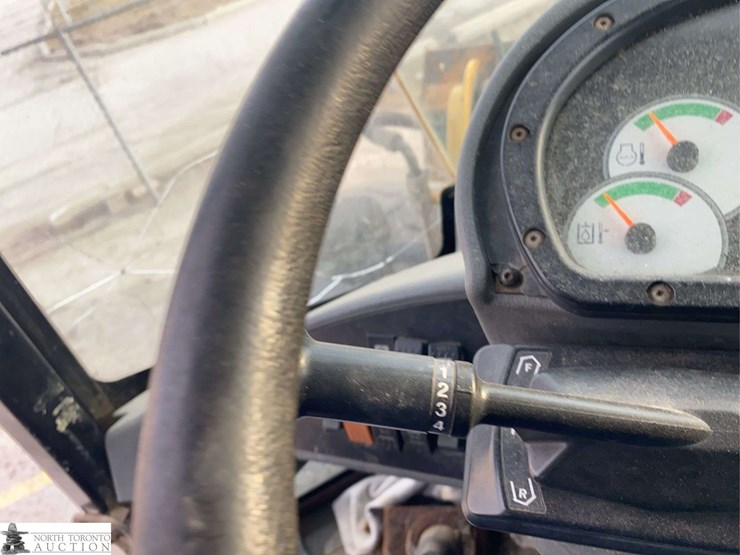 2010-caterpillar-924h-image-16