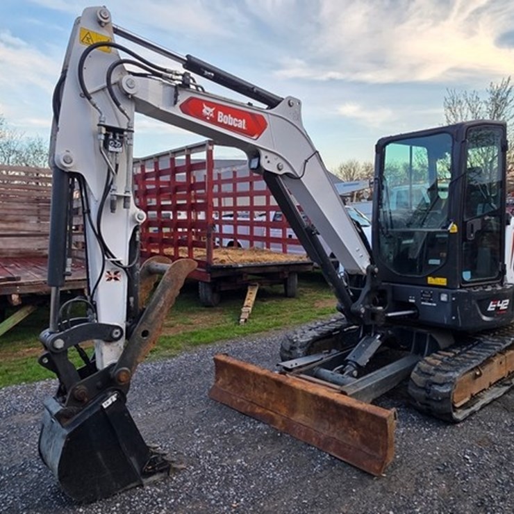 2023 BOBCAT E42