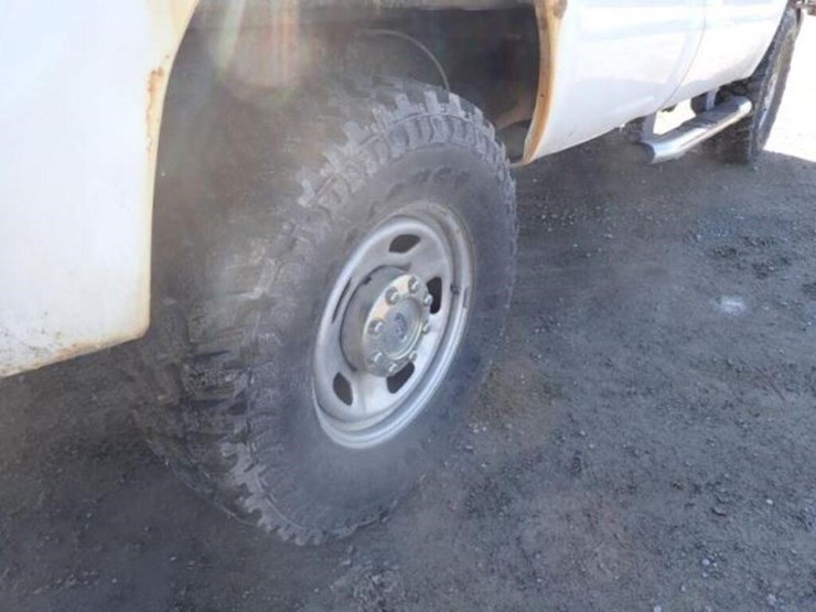 2016-ford-f350-xlt-image-35