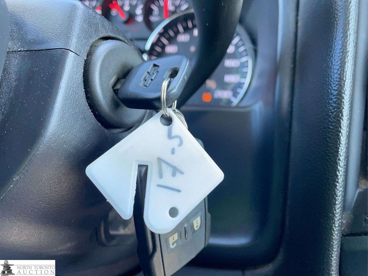 2017-chevrolet-silverado-1500-image-14