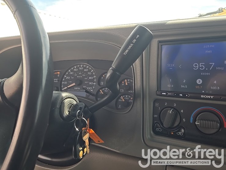 2002-chevrolet-silverado-2500hd-image-101