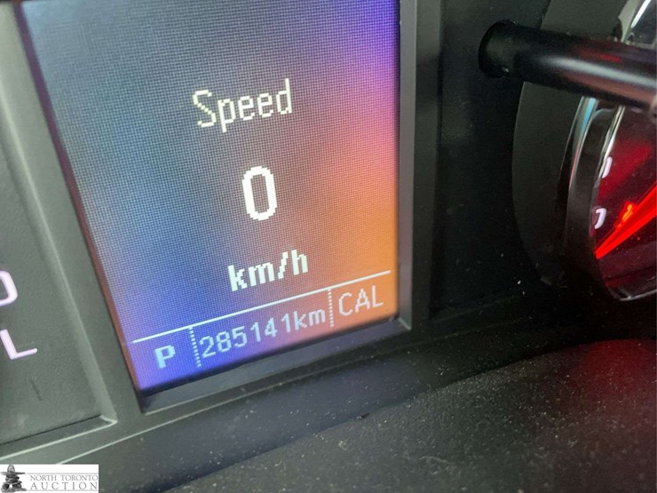 2017-chevrolet-tahoe-image-17