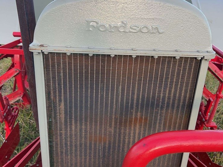 1927-fordson-tractor-image-10