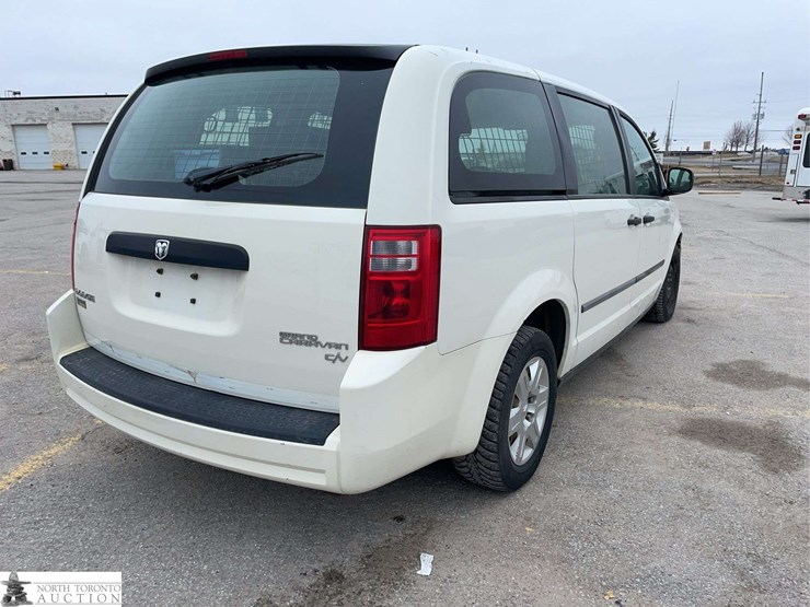 2010-dodge-grand-caravan-image-5