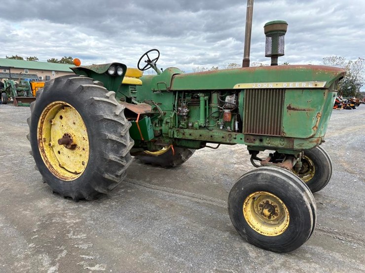 john-deere-4010-image-1