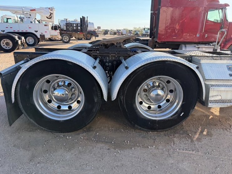 2010-mack-titan-image-4