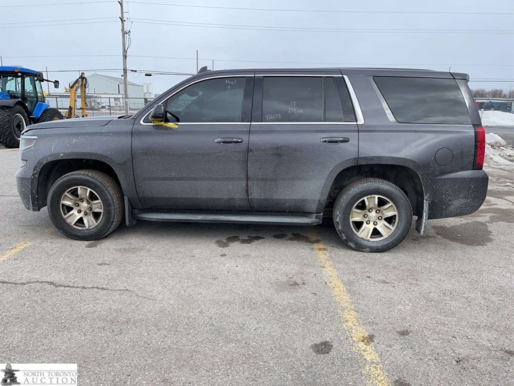 2017-chevrolet-tahoe-image-8
