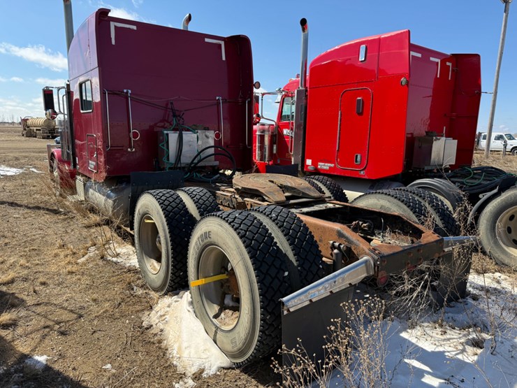 2007-peterbilt-379-image-10