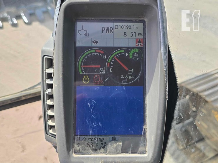 2018-deere-250g-lc-image-21