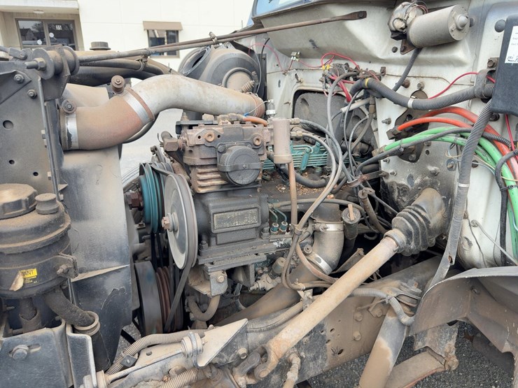 1992-international-4700-image-8