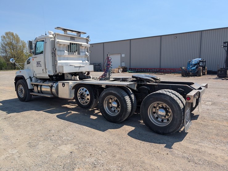 2016-western-star-4700-image-4