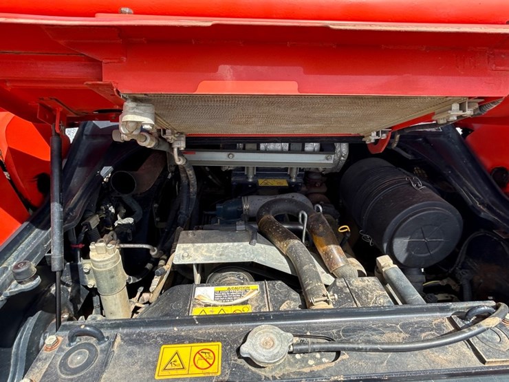 2013-kubota-svl90-image-14