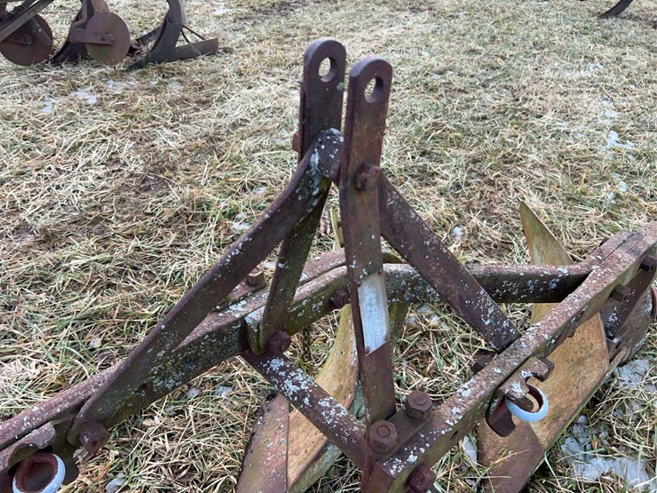 ferguson-12-oa-28-two-bottom-plow-image-6