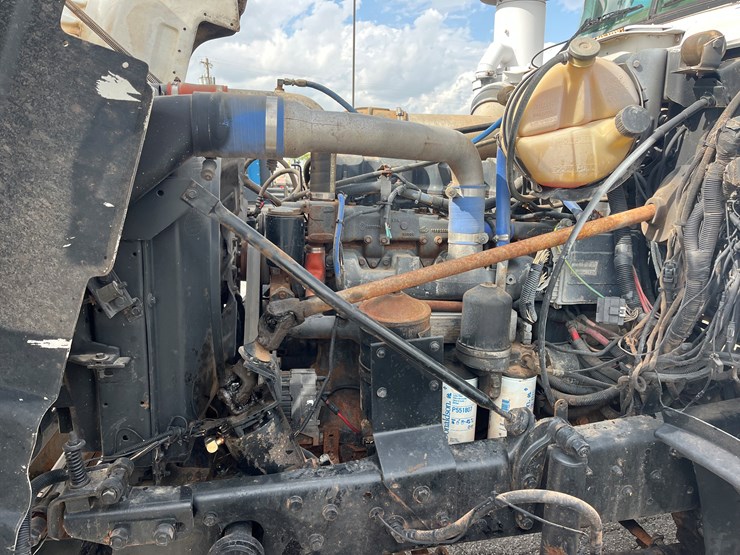 2002-mack-rd688s-image-9