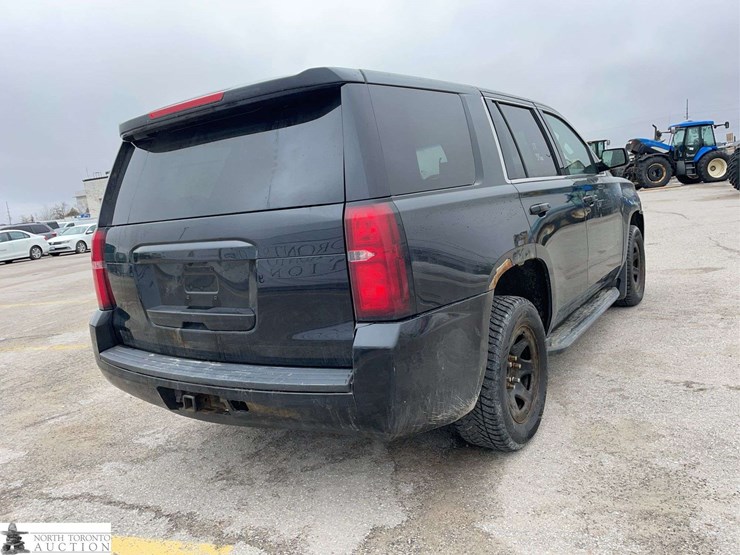 2017-chevrolet-tahoe-image-5
