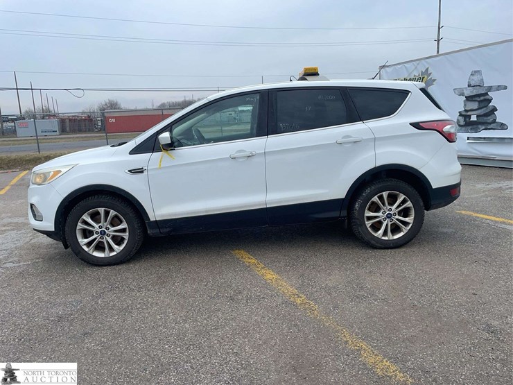 2017-ford-escape-image-8