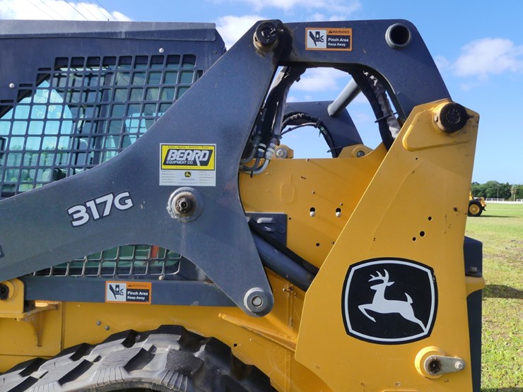 2022-deere-317g-image-8