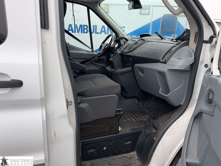 2017-ford-transit-image-12