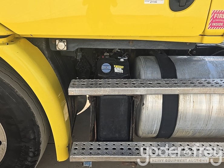 2014-freightliner-cascadia-113-image-63