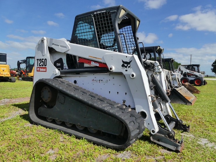 2008-bobcat-t250-image-2
