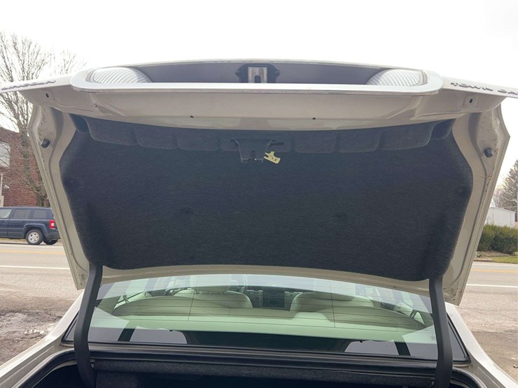 2005-lincoln-town-car-image-77