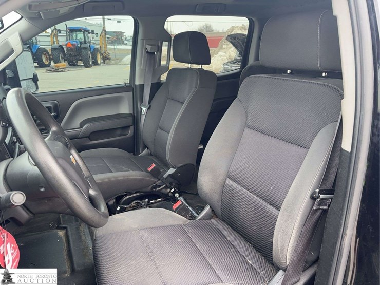 2016-chevrolet-silverado-2500hd-image-18