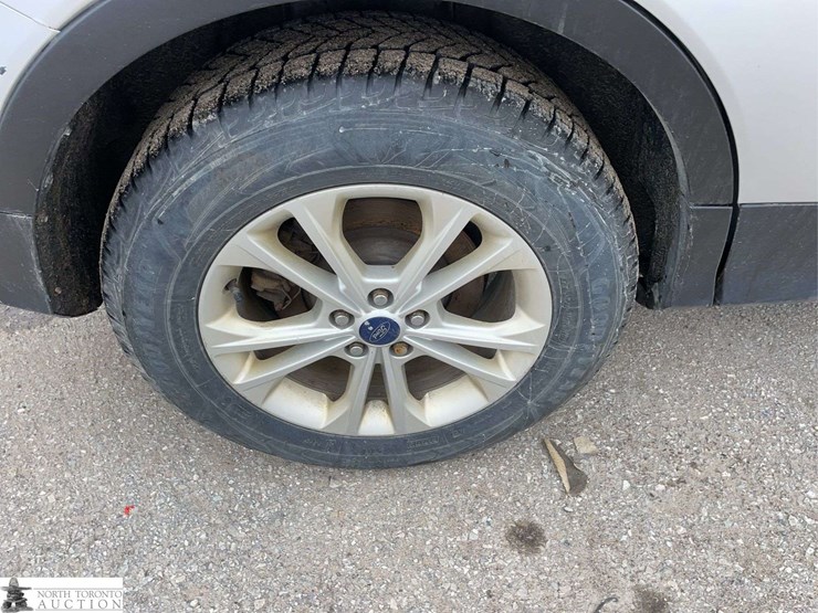 2017-ford-escape-image-19