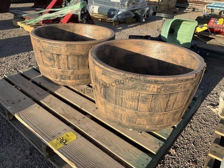 (2)-concrete-planters-image-1