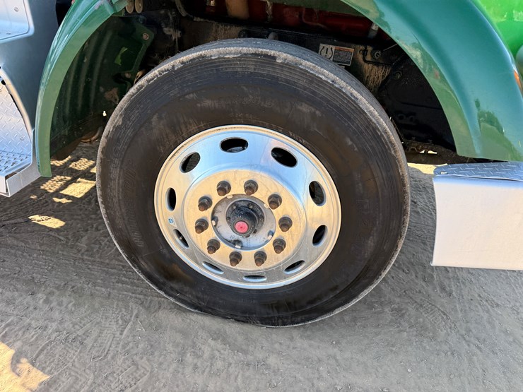 2020-peterbilt-367-image-16