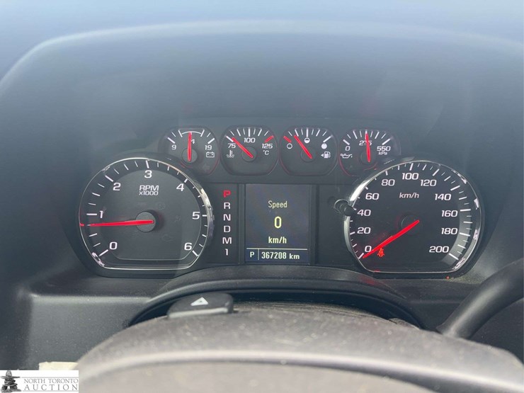 2016-chevrolet-silverado-2500hd-image-12