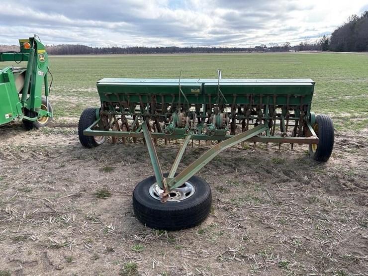 john-deere-10-image-1