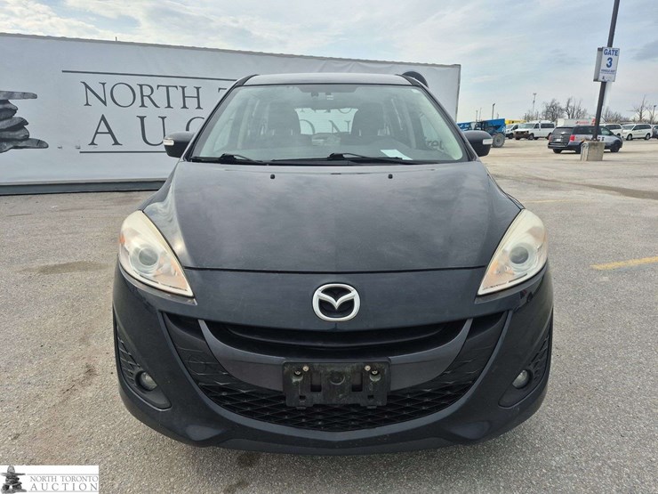 2014-mazda-mazda5-image-2