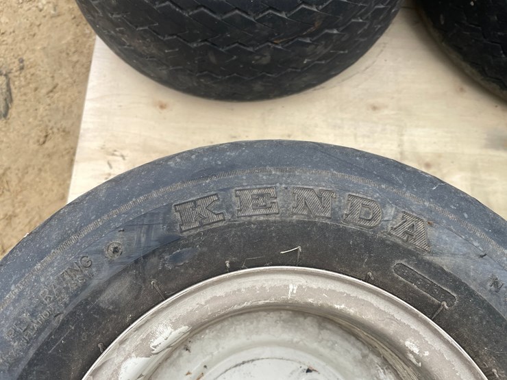 #3923-•-(5)-trailer-tires-image-16