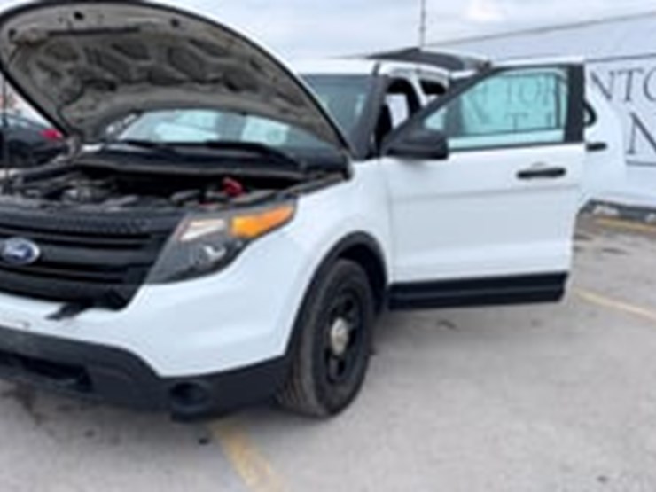 2014-ford-explorer-image-9