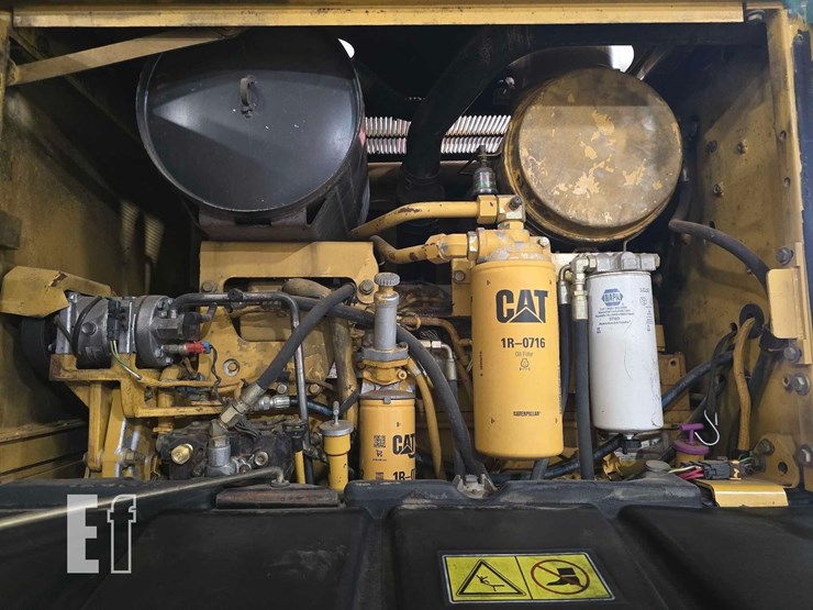 2005-caterpillar-140h-image-24
