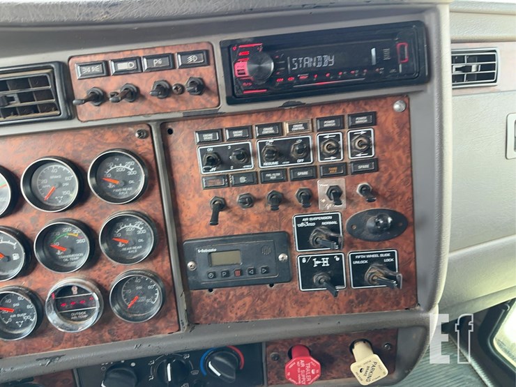 2005-kenworth-t800-image-68