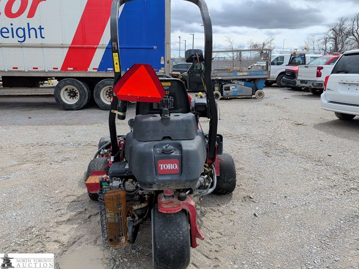 2013-toro-groundsmaster-3320-image-7