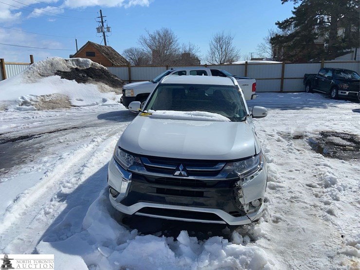 2018-mitsubishi-outlander-image-2