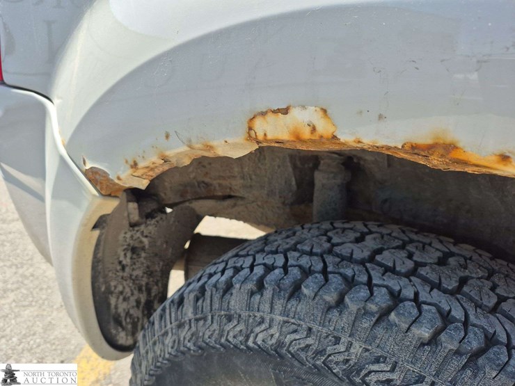 2010-ford-escape-image-29