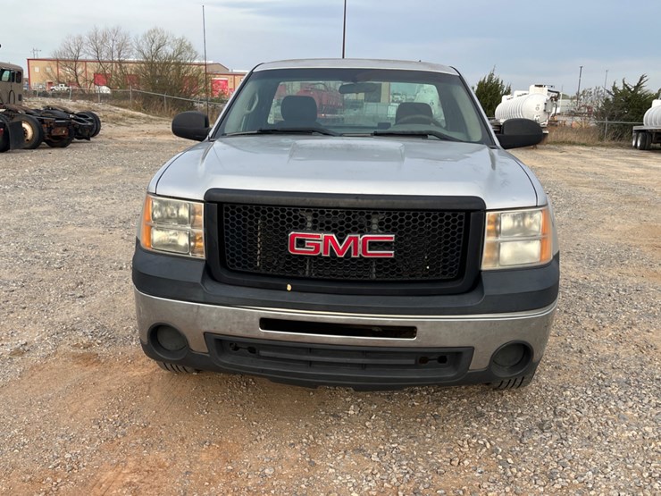 2010-gmc-sierra-1500-image-2